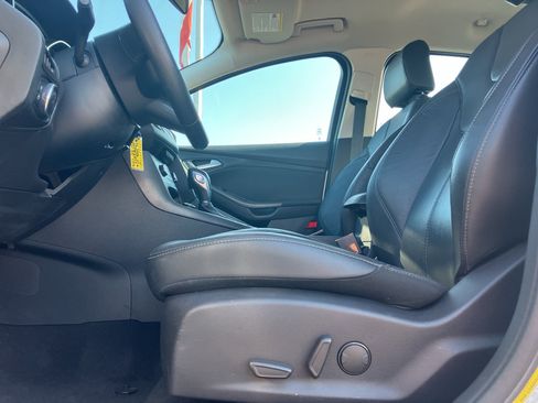 Used 2016 Ford Focus SE w/ Equipment Group 201A FWD image 25
