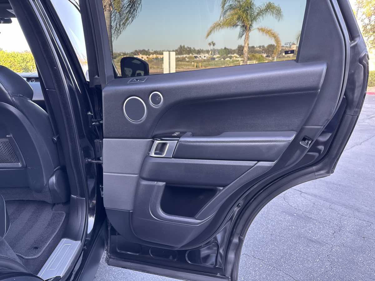 Used 2016 Land Rover Range Rover Sport HSE AWD/4WD image 37