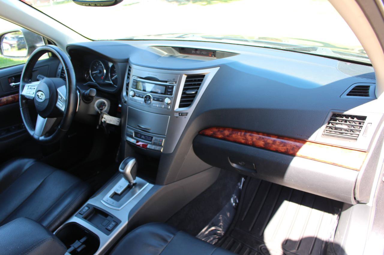 Used 2011 Subaru Outback 2.5i Limited AWD/4WD image 37