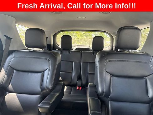 Used 2022 Ford Explorer XLT w/ Equipment Group 202A AWD/4WD image 29