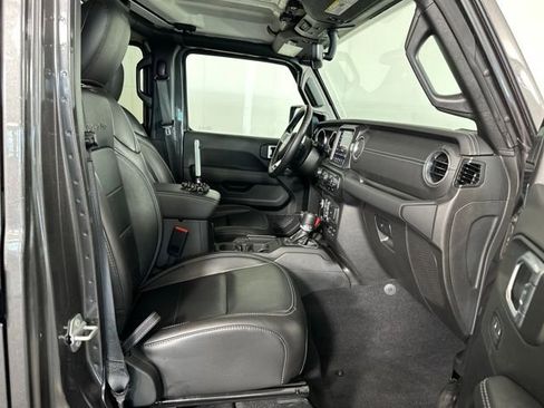 Used 2023 Jeep Wrangler Unlimited Sahara w/ Cold Weather Group AWD/4WD image 28