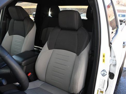 Certified 2025 Toyota Tacoma TRD Off-Road image 17