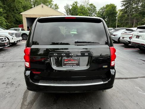 Used 2019 Dodge Grand Caravan SE FWD image 7