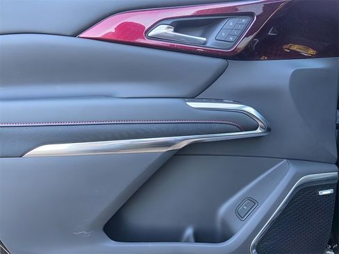 Used 2024 Chevrolet Traverse RS w/ LPO, Floor Liner Package image 22