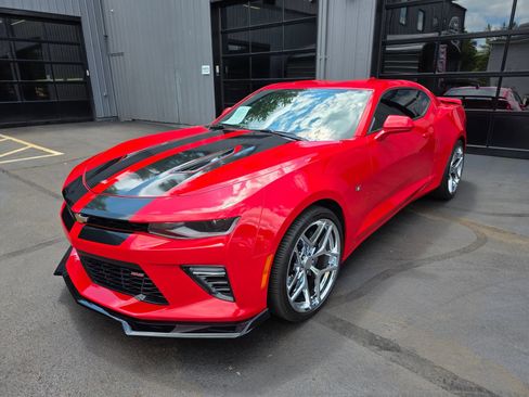 Used 2016 Chevrolet Camaro SS RWD image 48