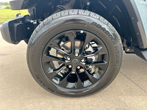 Used 2025 Jeep Wrangler Unlimited Sahara AWD/4WD image 10