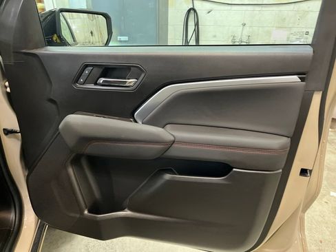 Used 2023 Chevrolet Colorado Z71 w/ Advanced Trailering Package AWD/4WD image 34