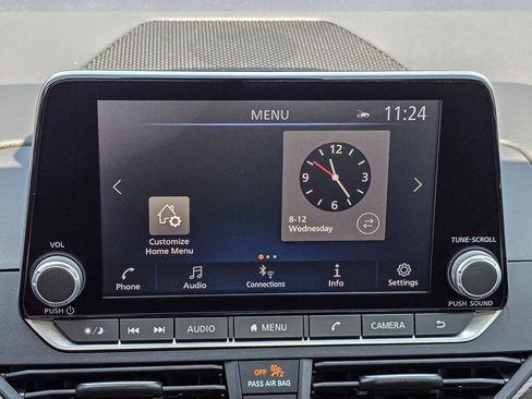Used 2025 Nissan Altima 2.5 SV FWD image 16