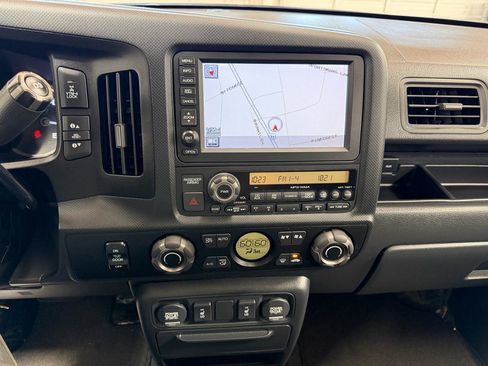 Used 2014 Honda Ridgeline SE image 19