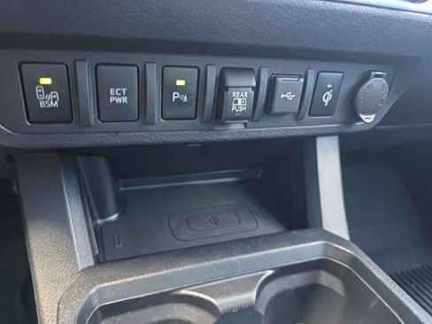 Used 2021 Toyota Tacoma TRD Sport w/ TRD Premium Sport Package AWD/4WD image 28