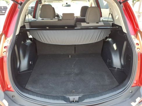 Used 2014 Toyota RAV4 LE FWD image 10