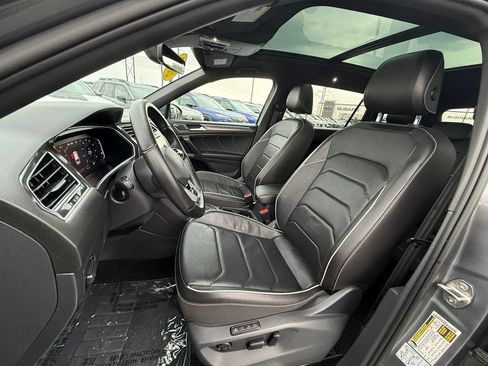 Used 2022 Volkswagen Tiguan SEL R-Line AWD/4WD image 15