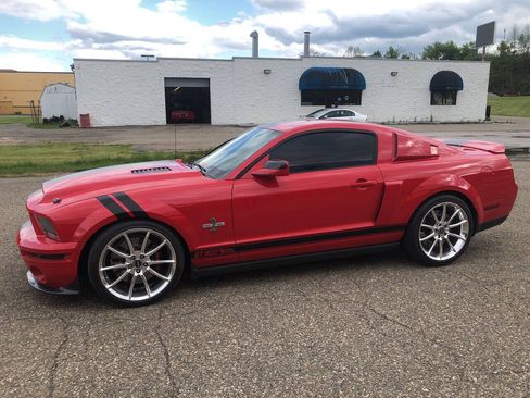 Used 2007 Ford Mustang Shelby GT500 RWD image 8