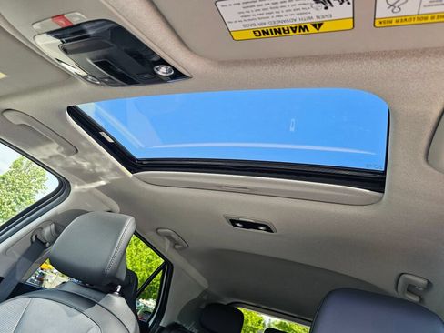 Certified 2023 Kia Niro Wave w/ Wave Preserve Package FWD image 11
