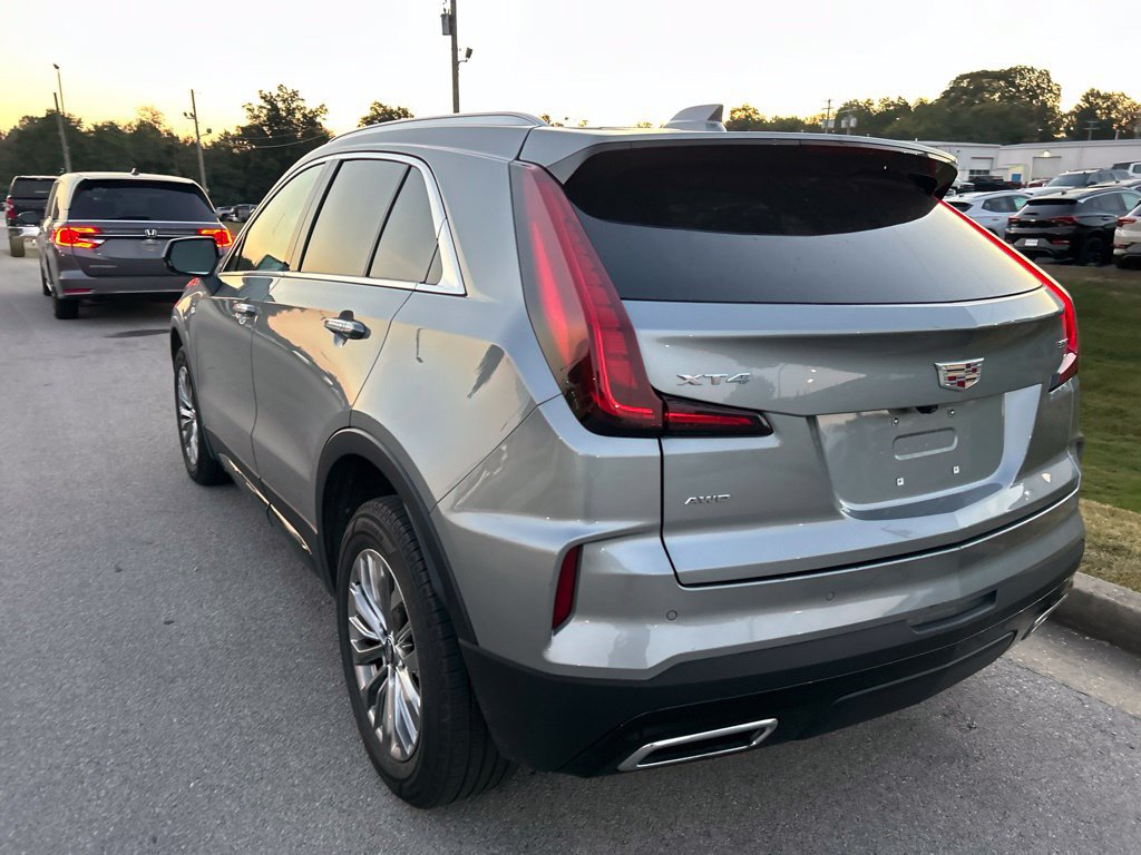 Used 2024 Cadillac XT4 Premium Luxury AWD/4WD image 4