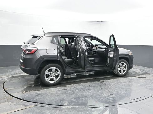 Used 2024 Jeep Compass Latitude image 52