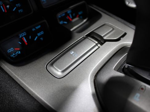 Used 2010 Chevrolet Camaro SS RWD image 18