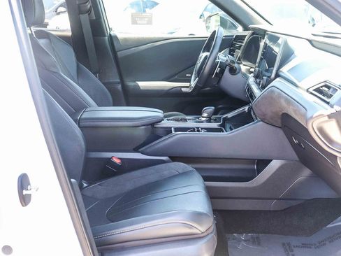 Used 2025 Lexus TX 500h AWD w/ Technology Package image 19