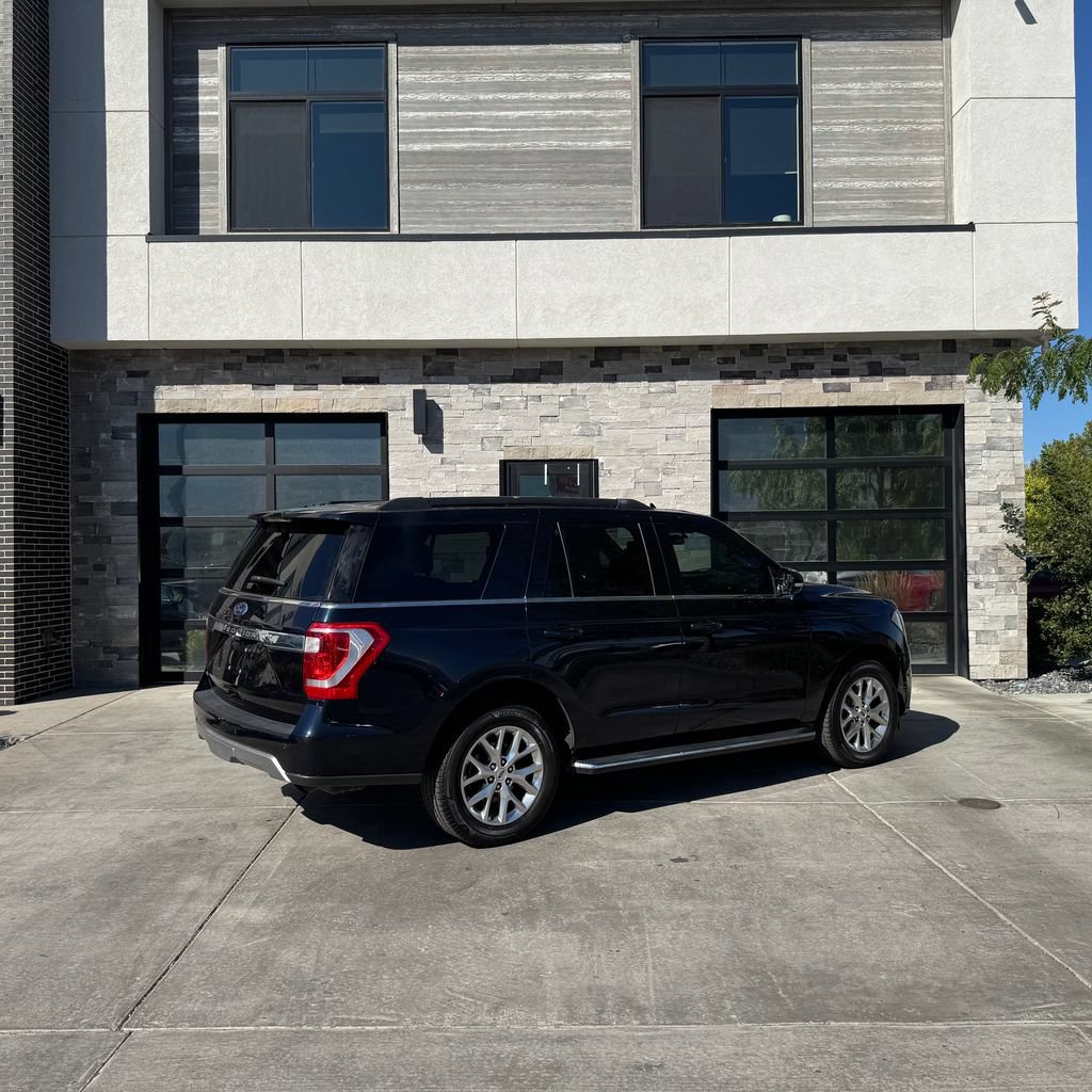 Used 2021 Ford Expedition XLT AWD/4WD image 3