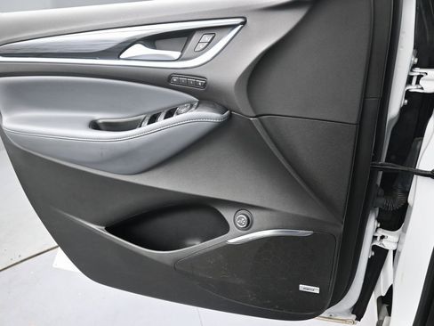 Used 2024 Buick Enclave Premium image 29