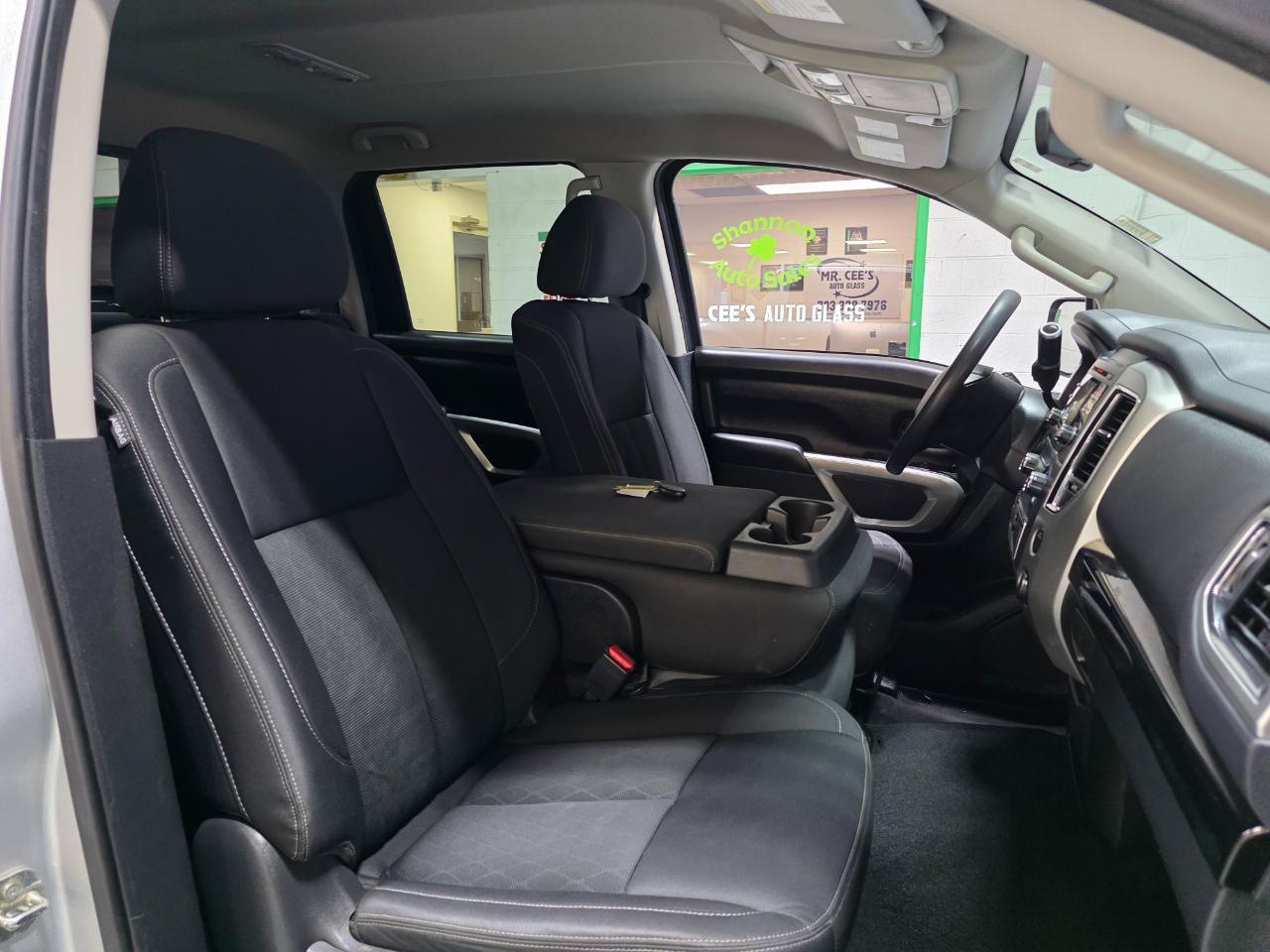 Used 2017 Nissan Titan SV RWD image 24