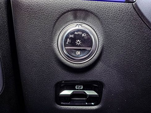 Used 2025 Mercedes-Benz C 300 4MATIC Sedan image 28