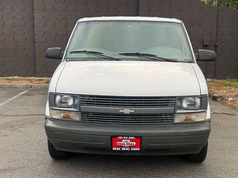 Used 2004 Chevrolet Astro RWD image 4