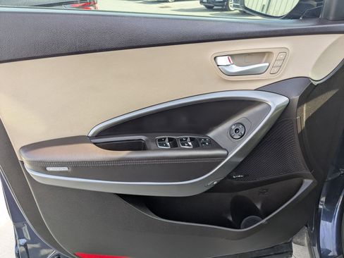 Used 2017 Hyundai Santa Fe SE image 13