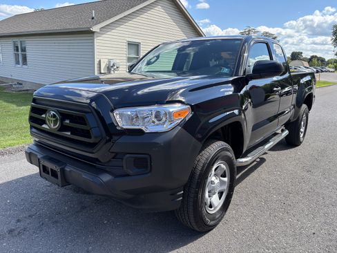 Used 2021 Toyota Tacoma SR AWD/4WD image 7