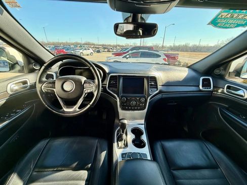 Used 2018 Jeep Grand Cherokee Limited image 15