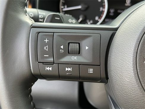 Certified 2025 Nissan Pathfinder SV w/ SV Premium Package image 26