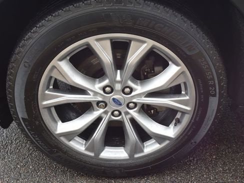 Used 2023 Ford Explorer XLT image 52