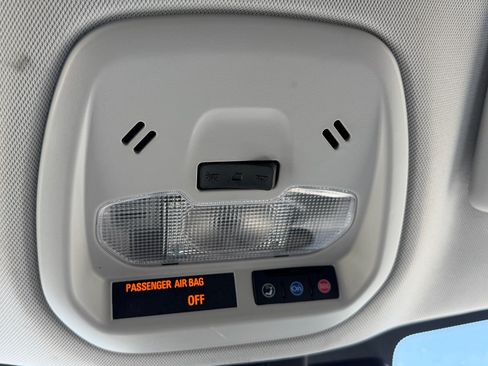 Used 2025 Chevrolet Trax LS FWD image 33