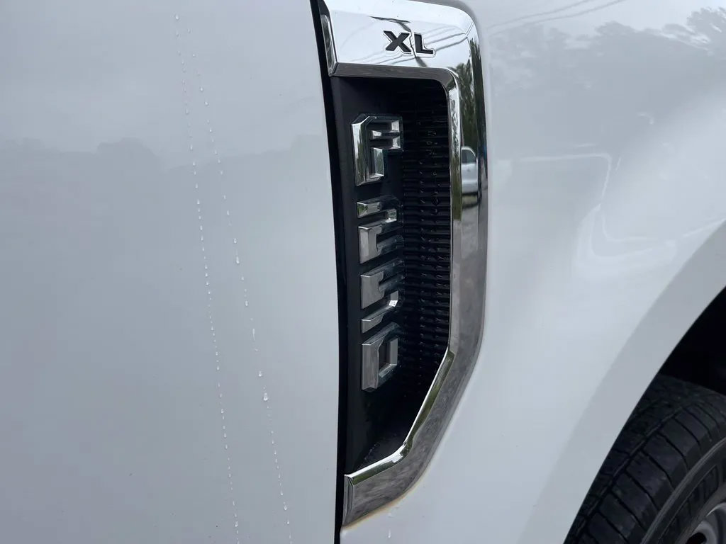 Used 2019 Ford F250 XL w/ Power Equipment Group AWD/4WD image 10