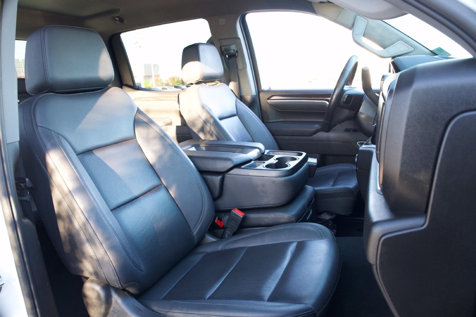 Used 2025 GMC Sierra 1500 SLT AWD/4WD image 29