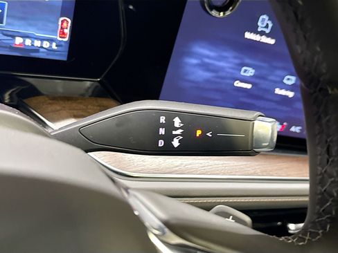 New 2026 Chevrolet Suburban High Country image 22