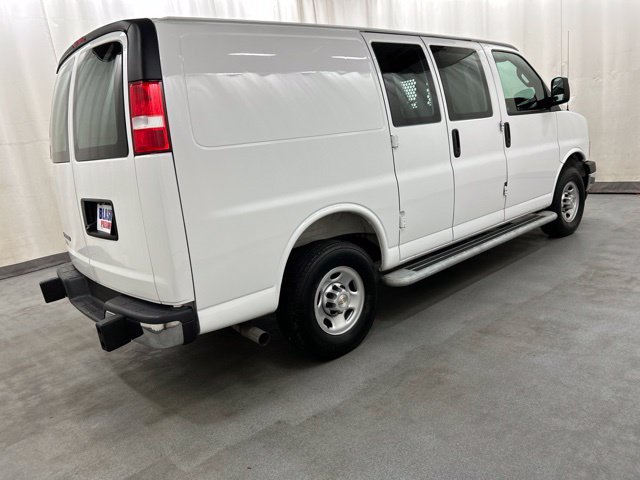 Used 2025 Chevrolet Express 2500 w/ Driver Convenience Package RWD image 4
