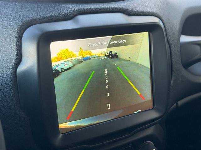 Certified 2022 Jeep Renegade Latitude AWD/4WD image 17