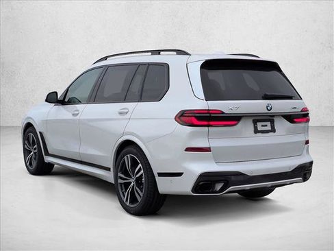 Used 2026 BMW X7 xDrive40i w/ M Sport Package AWD/4WD image 9