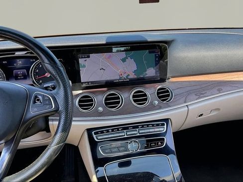 Used 2017 Mercedes-Benz E 300 image 9