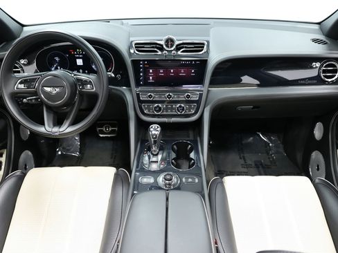 Used 2021 Bentley Bentayga w/ First Edition Specification AWD/4WD image 57