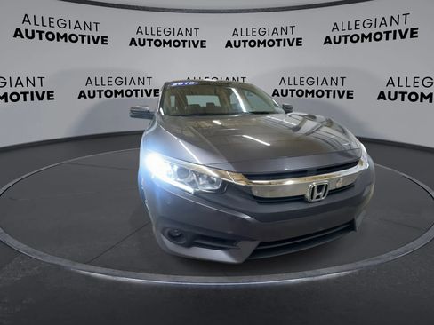 Used 2018 Honda Civic EX-T image 5