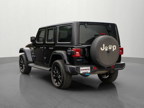 Used 2023 Jeep Wrangler Unlimited Sahara w/ Cold Weather Group AWD/4WD image 5