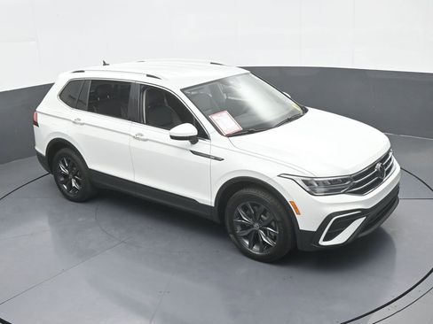 Used 2022 Volkswagen Tiguan SE image 54