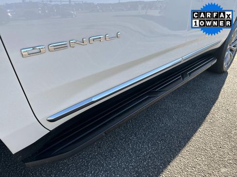 Used 2021 GMC Yukon XL Denali image 12