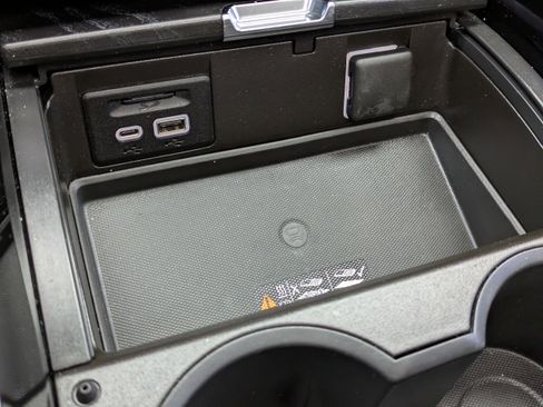 Used 2021 GMC Yukon XL Denali w/ Denali Premium Package image 25