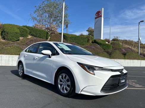 Used 2024 Toyota Corolla LE image 1