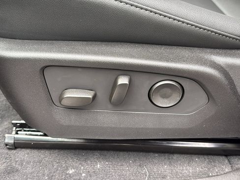 New 2026 GMC Canyon Elevation w/ Convenience Package image 9