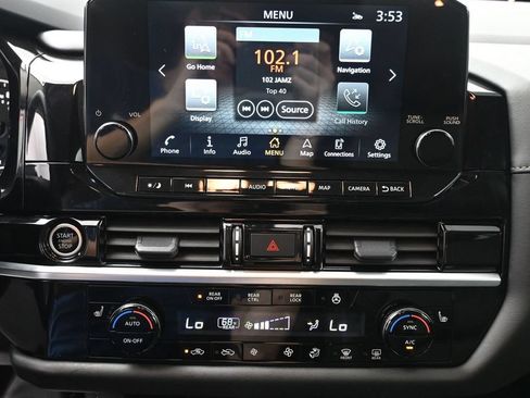 Used 2023 Nissan Pathfinder SL FWD image 22