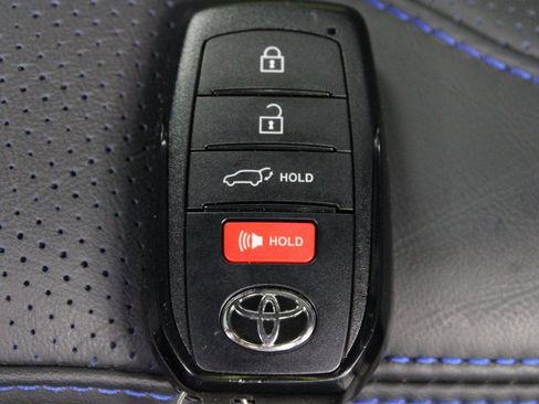 Used 2025 Toyota Sequoia Platinum image 69